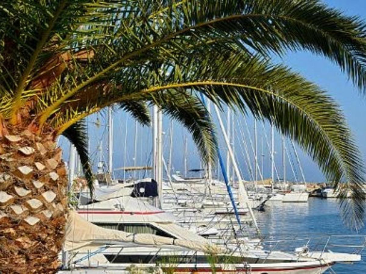 לה לבאנדו Studio Climatise Au Lavandou Avec Terrasse, Parking Et Environnement Calme - 3 Couchages - Fr-1-251-167 מראה חיצוני תמונה